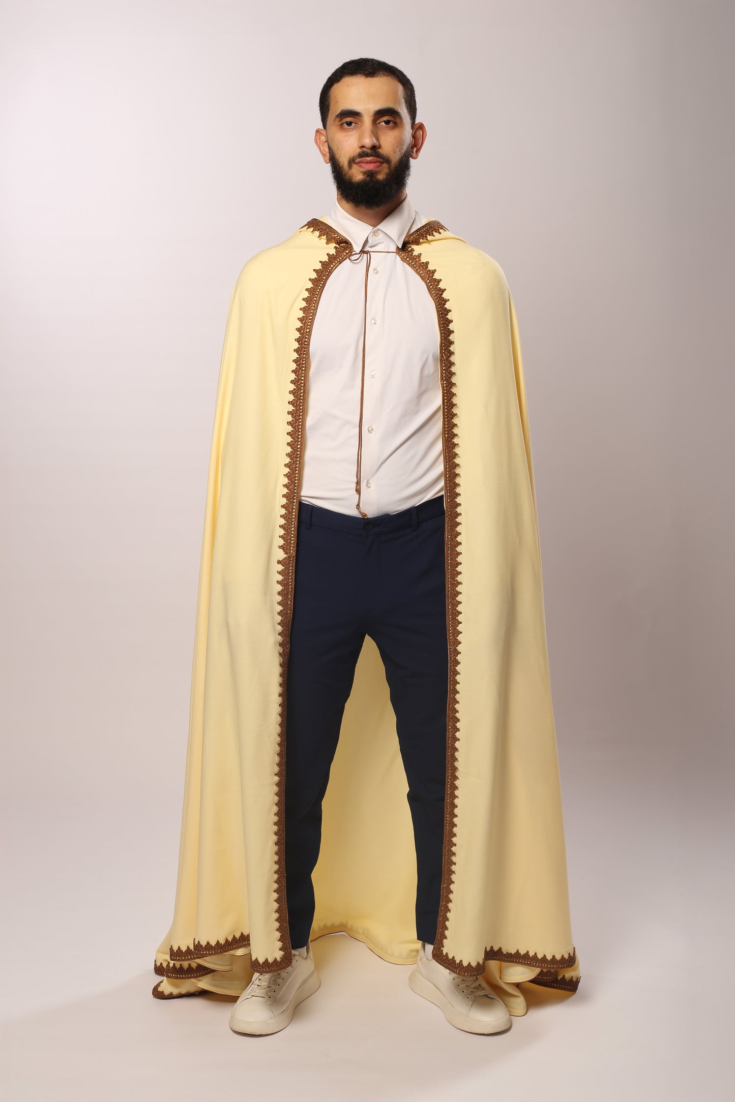 Barnous El Fakhama – Blanc cassé & broderies marron