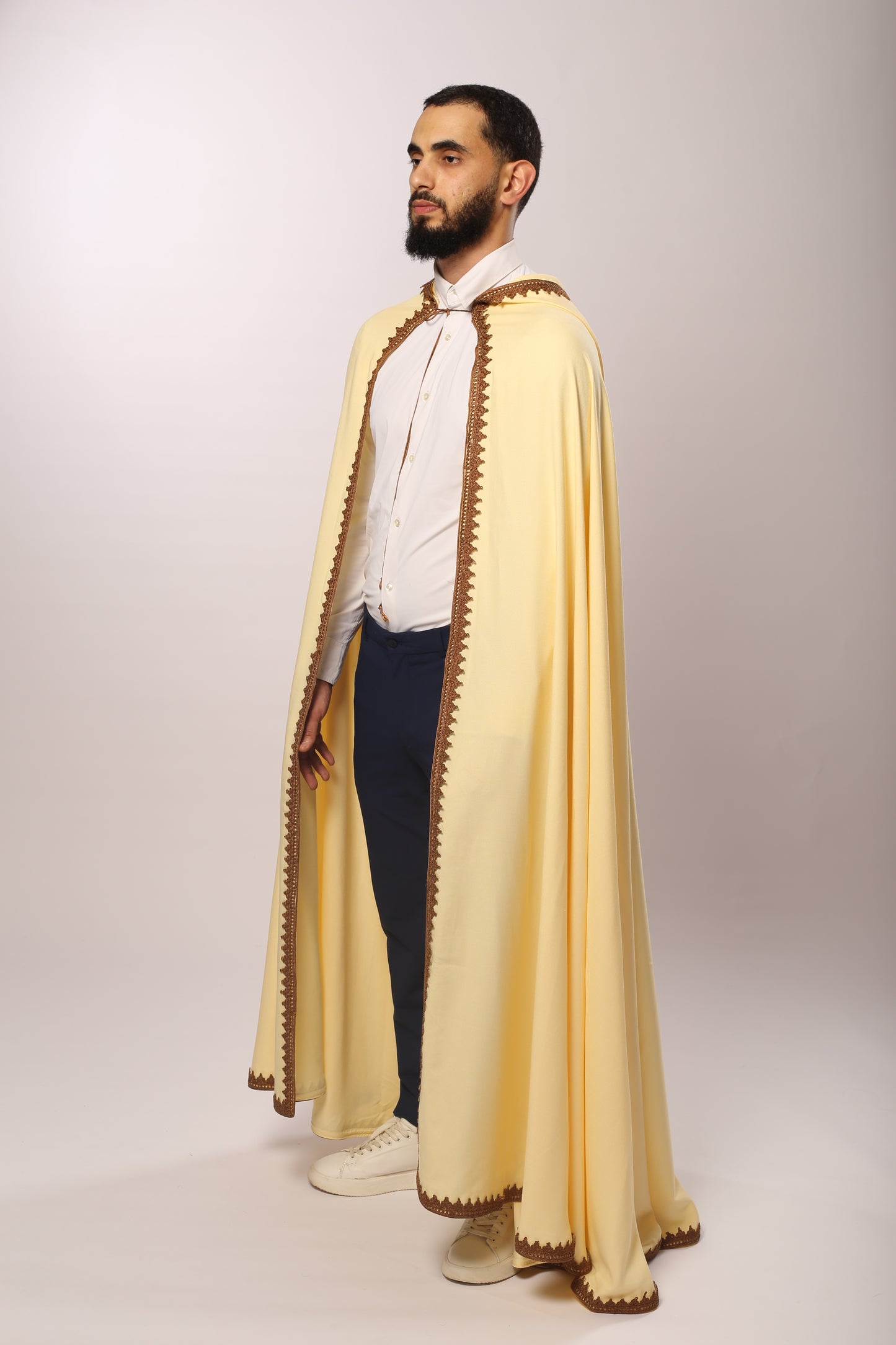 Barnous El Fakhama – Blanc cassé & broderies marron